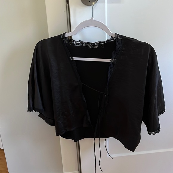 Silky front tie top - Picture 1 of 2